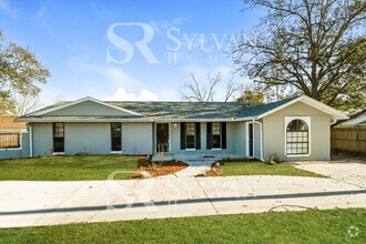 Building Photo - 1465 Gifford Ave
