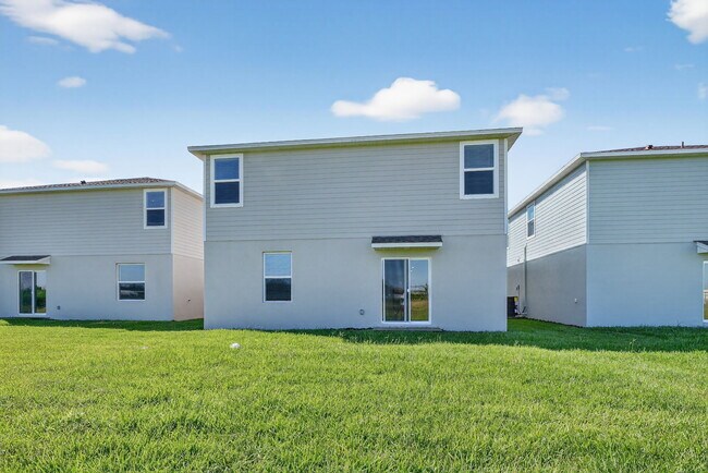 Photo - 19525 Fairhill Ct House