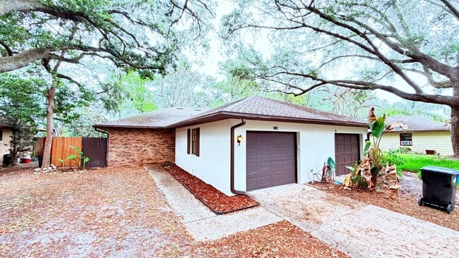 Foto del edificio - Charming 2-Bedroom Home with Fully Fenced Yard – No HOA Approval Required!
