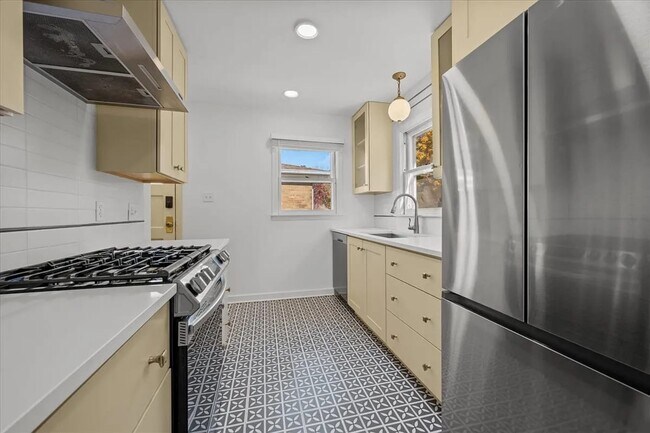 Foto del edificio - Ingleside Avenue