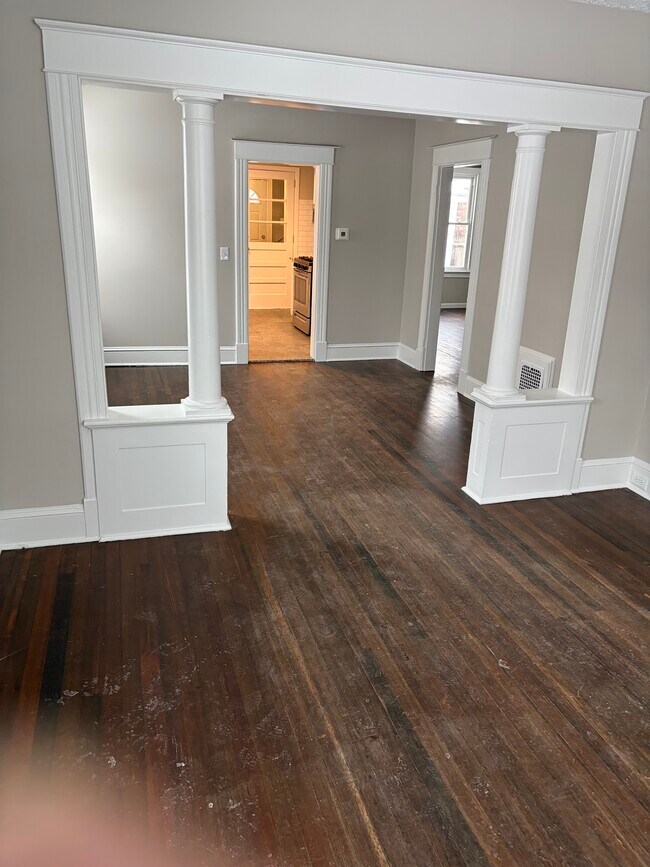 Building Photo - 38 Center St