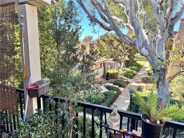 Foto del edificio - 13722 Red Hill Ave