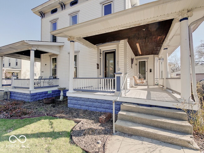 Building Photo - 345 E King St