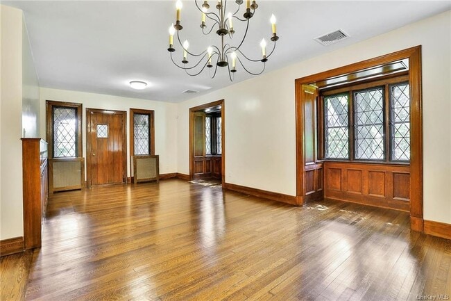 Building Photo - 655 Bedford Rd