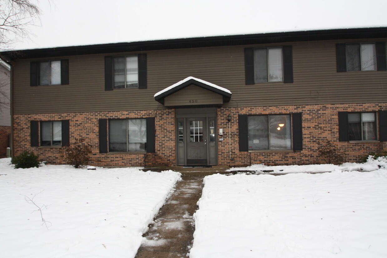 450 Echo Ln, Aurora, IL 60504 House Rental in Aurora, IL