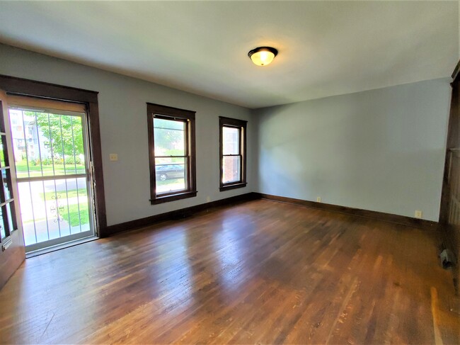 Building Photo - 809 W Wayne St