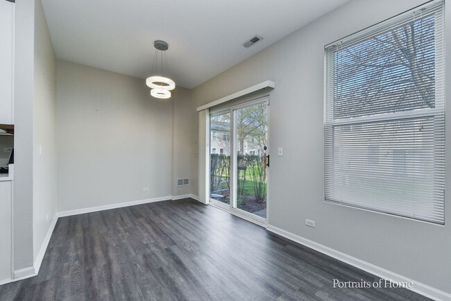 Building Photo - 680 Meadowridge Dr