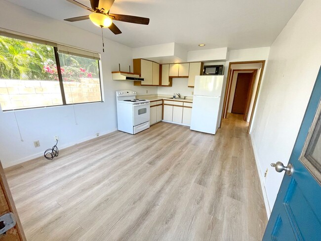 Building Photo - South Kihei 2 Bedroom / 1 Bathroom Unfurni...