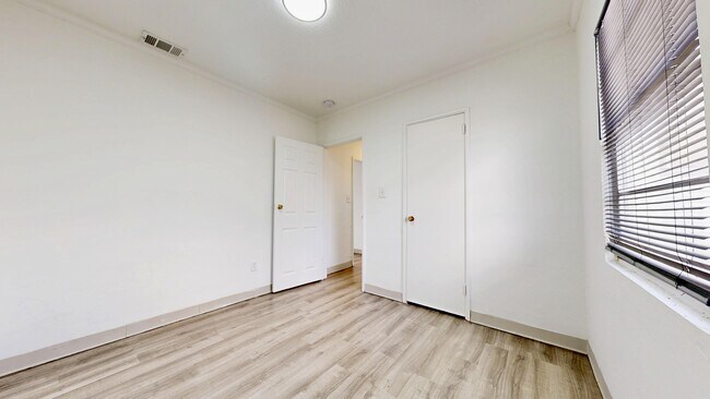 Foto del edificio - 526 Ware St