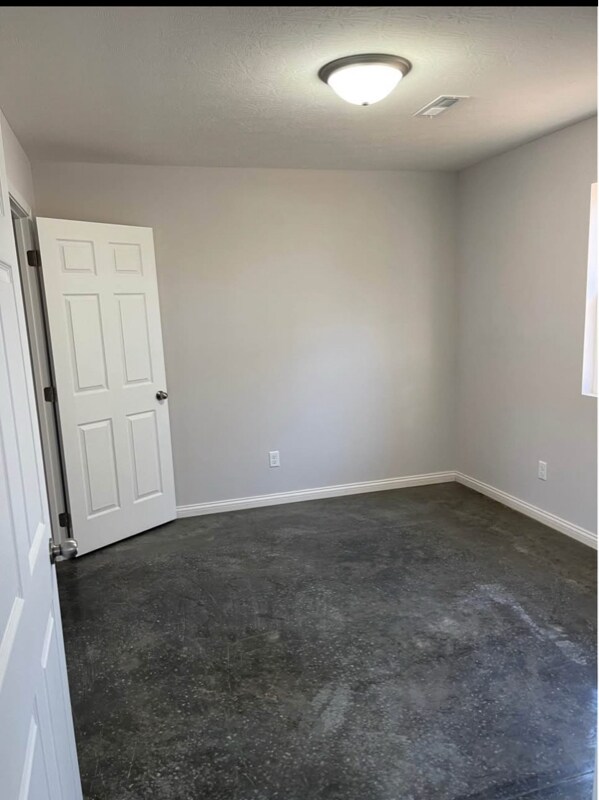 Building Photo - 71 Tracker Ln