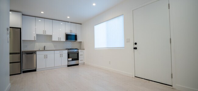 Cocina / Sala de estar - 742 Earlham St