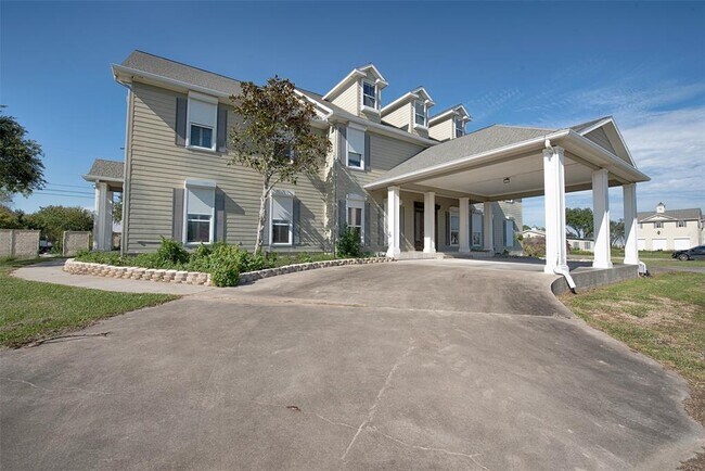 Building Photo - 2293 E Bay Shore Dr
