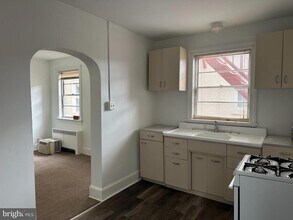 Building Photo - 208 W Gay St