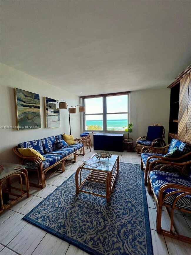 Foto del edificio - 2899 Collins Ave