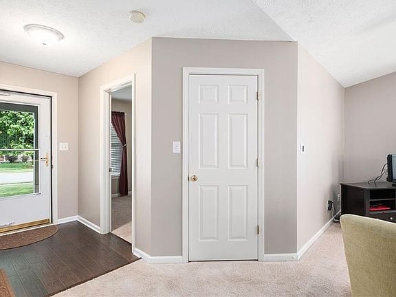 Building Photo - 1027 Pine Ridge Way