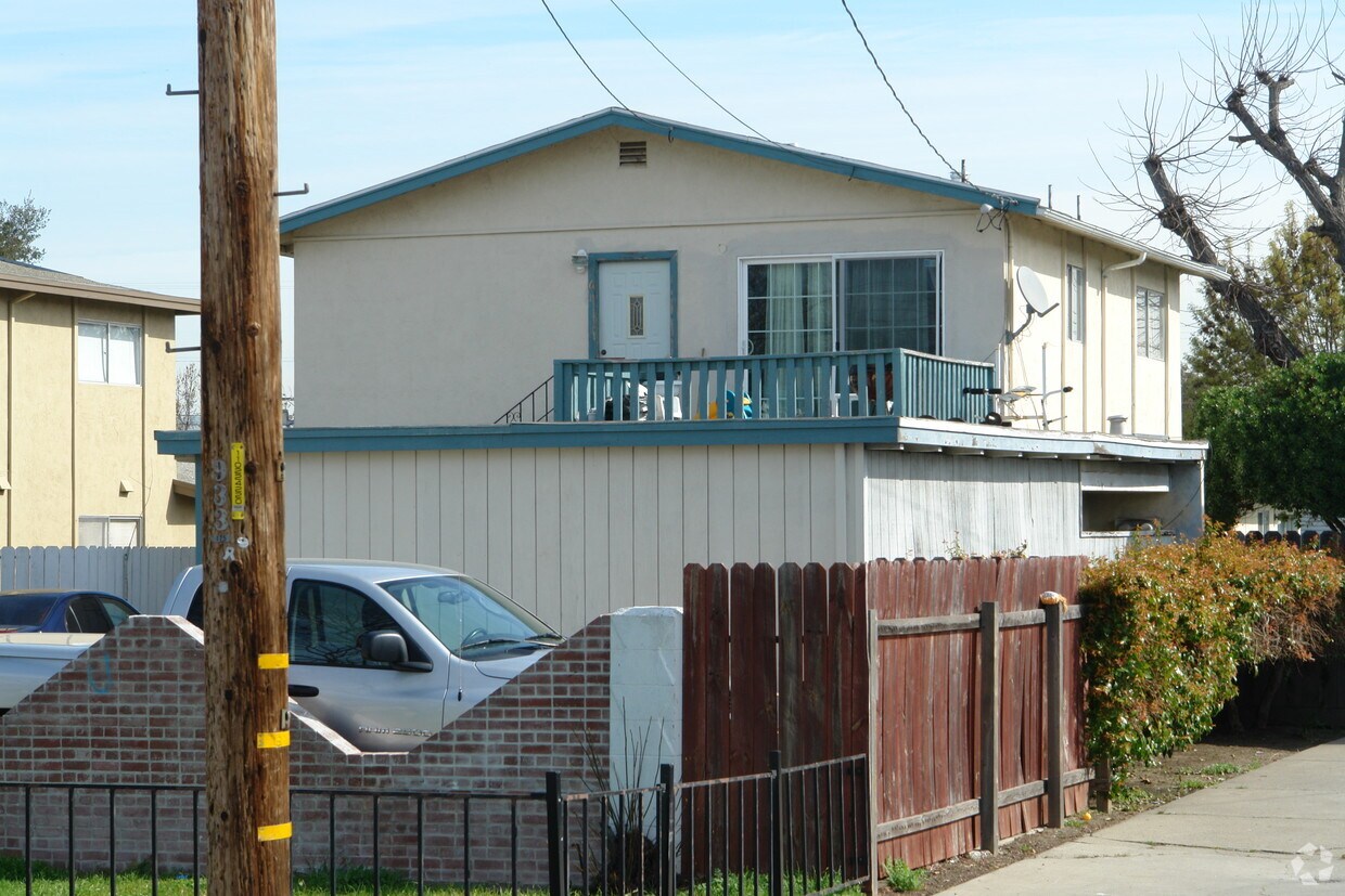 Building Photo - 37188 Elm St