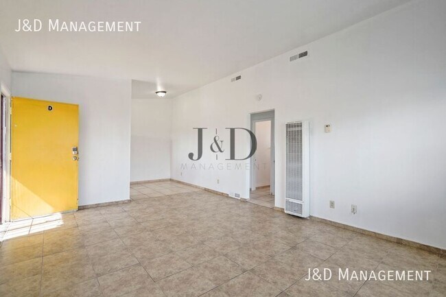 Building Photo - 824 47th St