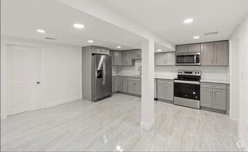 Building Photo - 320 Malden St