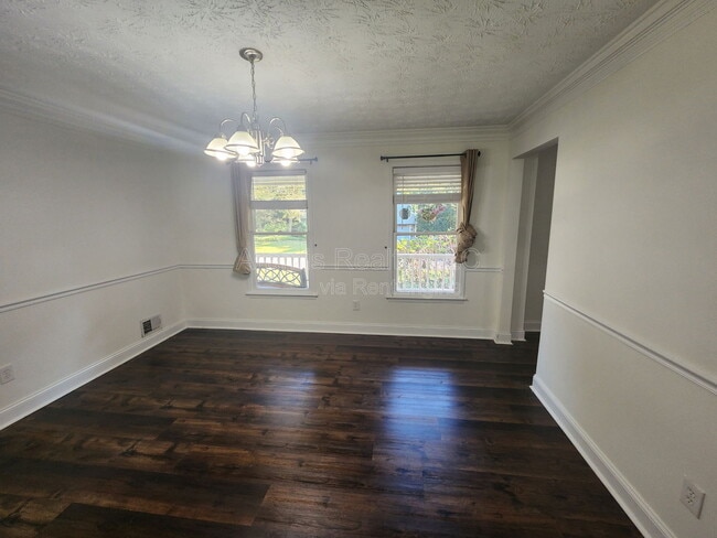 Building Photo - 4860 Tremont Dr NE