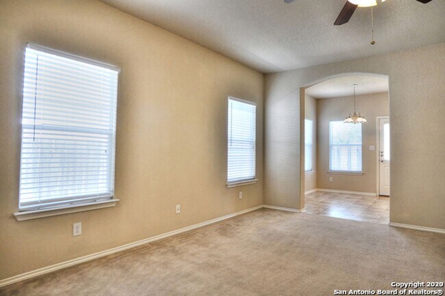 Foto del edificio - 3 Bedroom 2 bath Windfield Unit 1 Subdivision