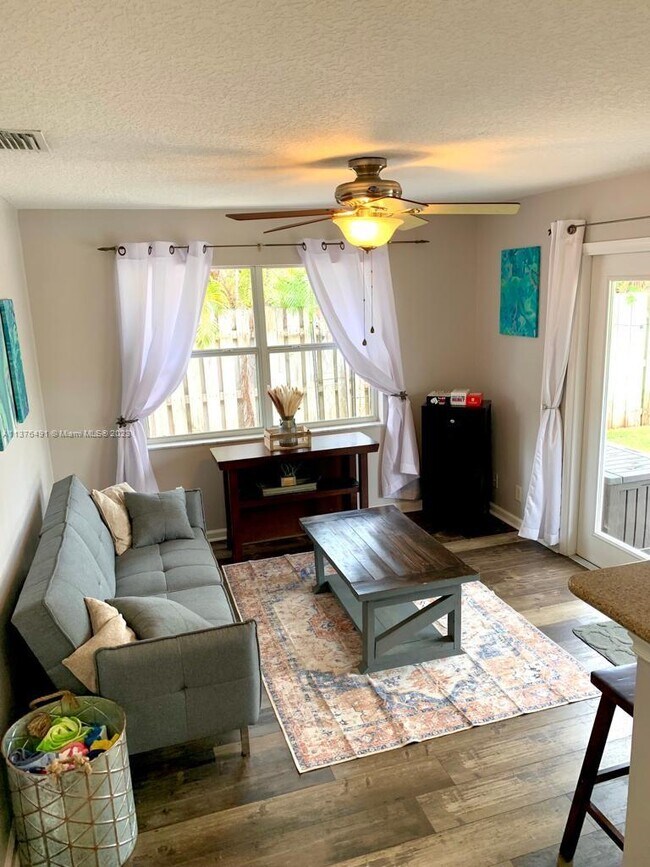 Building Photo - 3185 Capri Rd