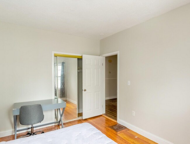 Building Photo - 17 Cawfield St