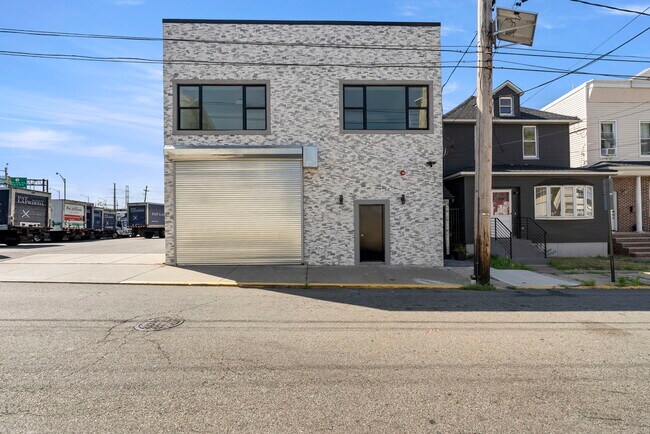 Building Photo - 3709 Liberty Ave