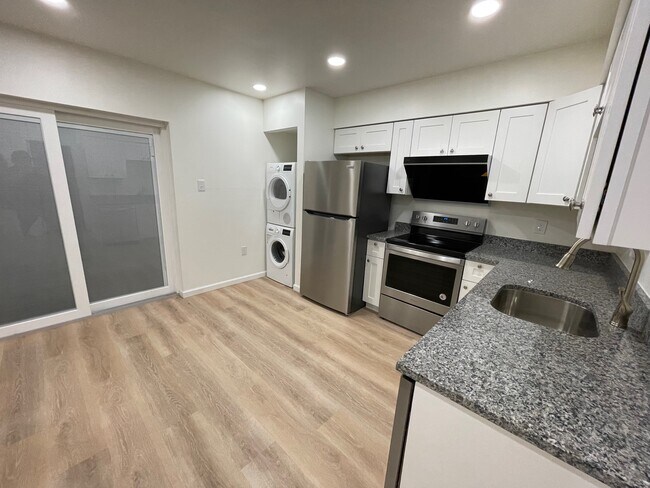 Building Photo - 3234 Niagara Sq