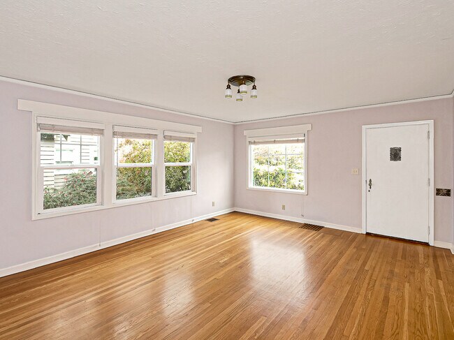 Foto del edificio - 5915 N Atlantic Ave