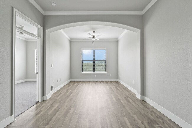 Foto del edificio - No Deposit! Modern 1/1 in Downtown!