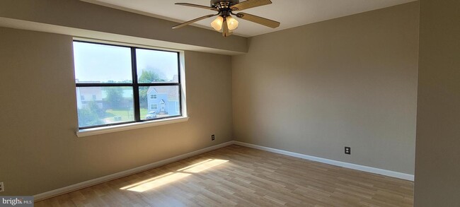 Building Photo - 102 Chesterfield Ln