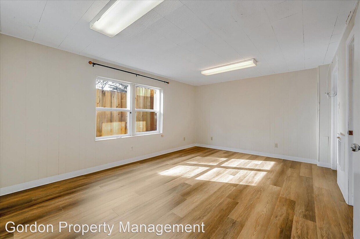 Foto principal - 2 br, 2 bath House - 197 Warren Drive