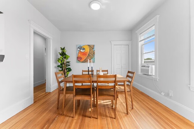 Photo - 3 Seafoam Ave - 1 - Chic Spacious Living near Ocean and city /parking Apartments