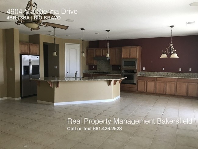 Building Photo - 4904 Via Sienna Dr