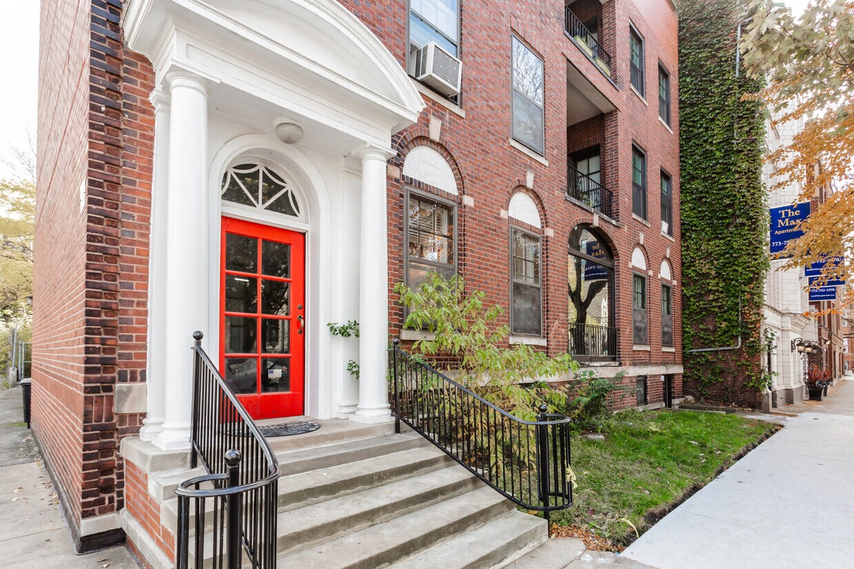 Primary Photo - 5131 S Blackstone Ave