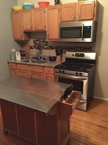 Building Photo - 2620 W Division St