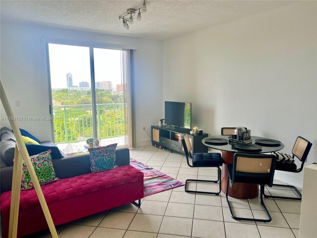 Building Photo - 3500 Coral Wy