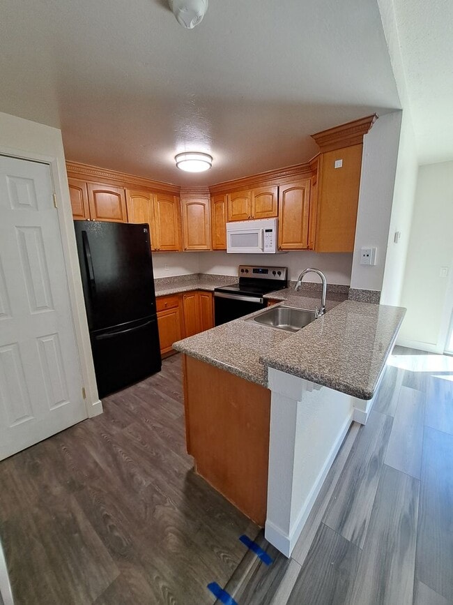 Building Photo - 145 Del Rey Ct