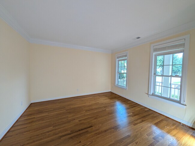 Foto del edificio - 4301 Elizabeth Davis Blvd