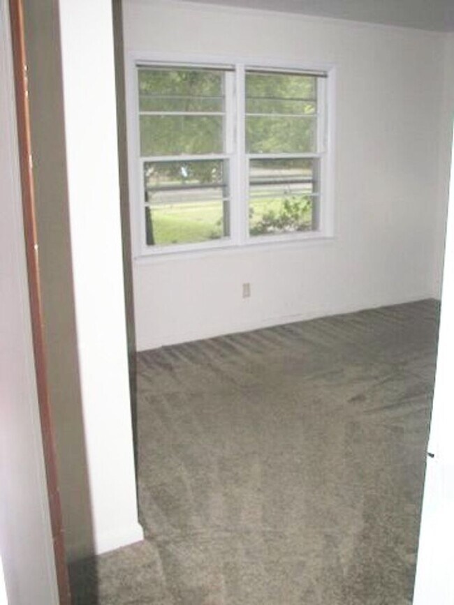 Foto del edificio - 3 bedroom 2 bath home