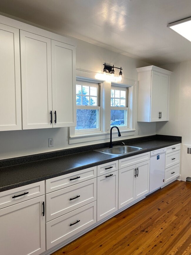 Foto del edificio - 1310 N Main St