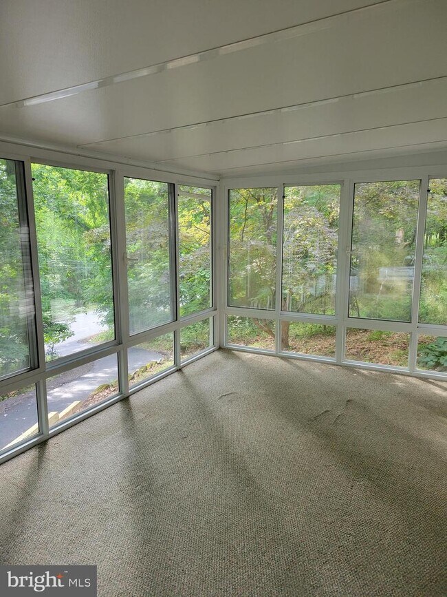 Building Photo - 339 Arcola Rd