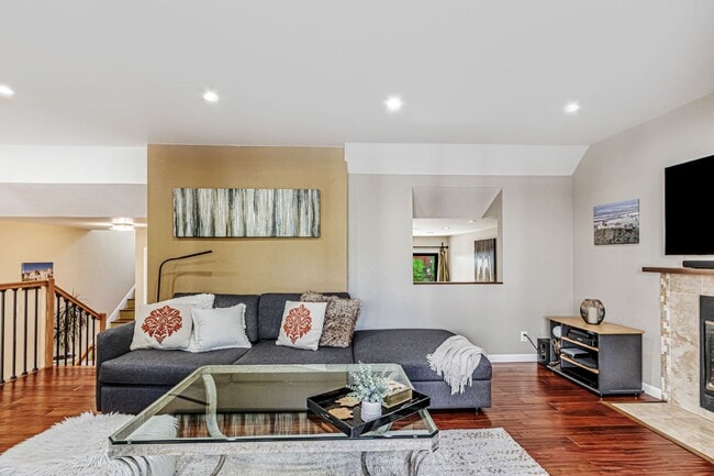 Building Photo - Mountain View Home | High Ceilings • Balco...