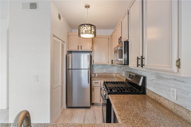 Foto del edificio - 3318 N Decatur Blvd