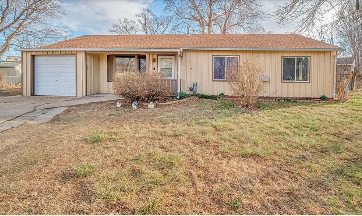 Primary Photo - 1009 Apache Dr