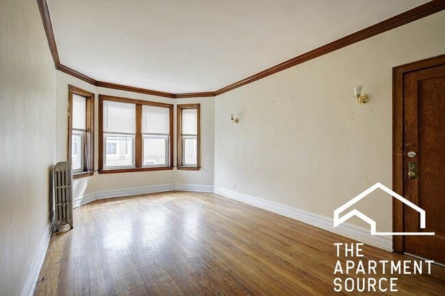 Building Photo - 4830 W Addison St