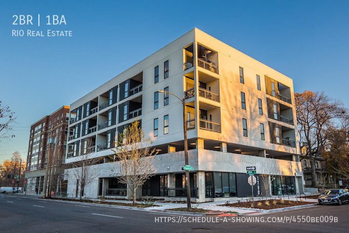 Primary Photo - Luxury Apartment in Uptown Denver! $1100 L...
