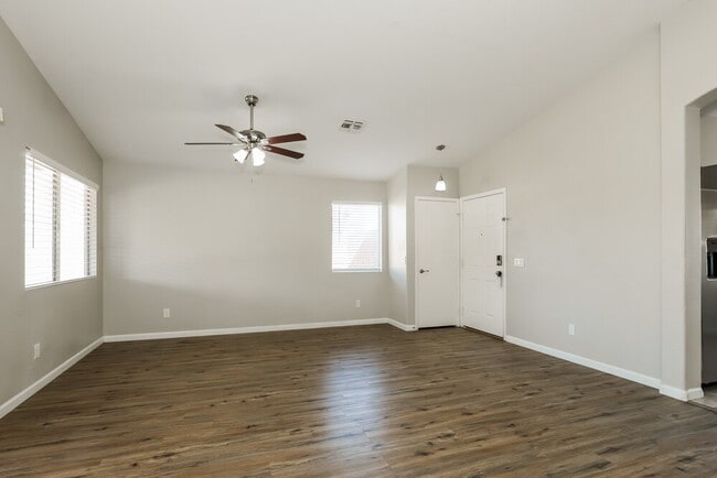 Foto del edificio - 16104 W Jefferson St