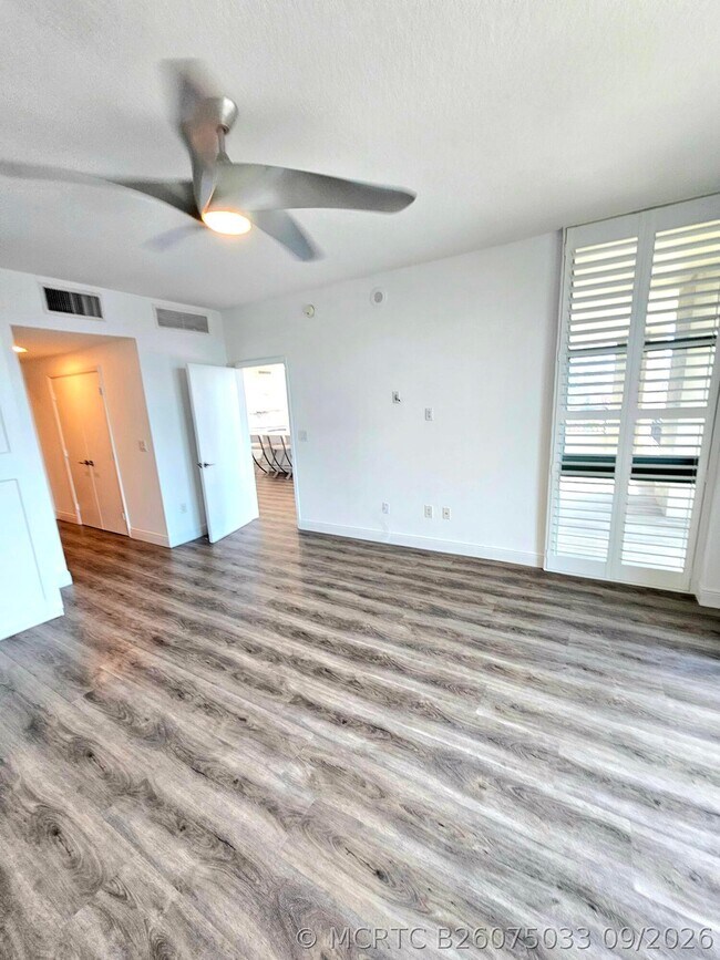 Building Photo - 550 Okeechobee Blvd