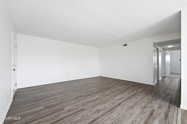 Foto del edificio - 5036 W Ave L8